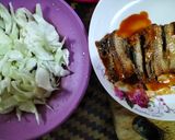 Gambar langkah 1 resipi Nasi Goreng Sardin.