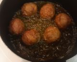 A picture of step 5 of Spanish-Style Meatballs in Sauce.