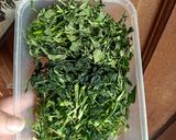 Foto langkah ke 2 dari resep Telur dadar pedas campur sayuran selada.