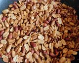 A picture of step 2 of Homemade peanut butter.