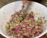 Foto del paso 2 de la receta: Dumplings de carne de cerdo
