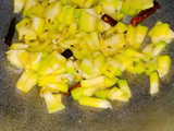कद्दू की मीठी सब्जी और चावल की पूरी (Kaddu ki meethi sabzi aur chawal ki puri recipe in hindi)