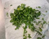 Une image de l'étape 2 de Sauce salade à la moutarde d’Orléans, persil plat et huile d’avocat.