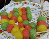 Foto langkah ke 6 dari resep Sate singkong pelangi aka bola2 singkong.