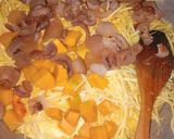 Foto langkah ke 4 dari resep Lontong Sayur Buah Pepaya.