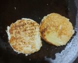 A picture of step 6 of Bread golden coin breakfast.