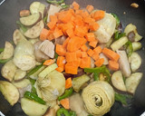Foto del paso 4 de la receta: Ventresca de merluza con verduras, setas