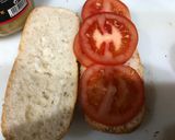 Foto del paso 1 de la receta: Bocadillo de atún con brotes de lechuga variada, tomate, olivas negras y mahonesa