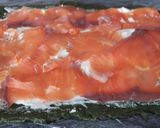 Foto del paso 3 de la receta: Rollo de espinacas con salmón y queso