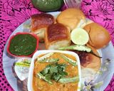 A picture of step 5 of Onion Pav Bhaji.