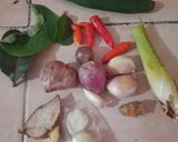 Foto langkah ke 1 dari resep Telur Ceplok Kuah Santan.