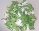 Foto langkah ke 2 dari resep Sayur bening toge dan sawi.