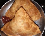 A picture of step 3 of Pizza samosas.