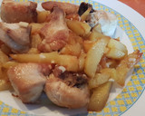 Foto del paso 6 de la receta: Pollo con patatas al ajo cabañil