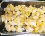 A picture of step 2 of Apple bread Halwa.