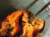 Tai heo phá lấu