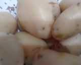 A picture of step 1 of Aloo ka bhurta.