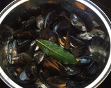 Foto del paso 1 de la receta: Mejillones en escabeche