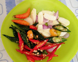 Foto langkah ke 4 dari resep Tumis bunga pepaya.