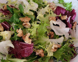 Foto del paso 1 de la receta: Ensalada gourmet con aguacate, requesón, frutos secos y miel