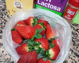 Foto del paso 1 de la receta: Fresas con leche