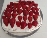 Une image de l'étape 3 de Pavlova à la fraise.