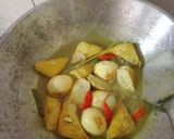 Foto langkah ke 3 dari resep Sayur Opor Tahu Telur.