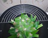 Foto langkah ke 8 dari resep Ayam Goreng Pandan.