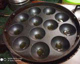 A picture of step 4 of Moong dal dahi bhalla.