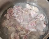 Foto langkah ke 1 dari resep Tom Kha Gai (Thai Coconut Chicken Soup).