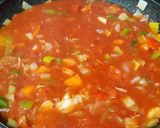 Foto del paso 2 de la receta: Macarrones integrales con tomate, atún y verduras