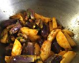 ભરેલા રીંગણ બટાકા નું શાક (Bharela Ringan Bataka Shak Recipe In Gujarati) રેસીપી સ્ટેપ3ફોટો
