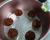 Foto langkah ke 3 dari resep Bolu Kukus Mekar Karamel.