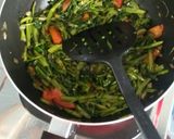 Foto langkah ke 5 dari resep Tumis kangkung.