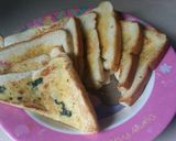 Foto langkah ke 4 dari resep Garlic Bread Roti Tawar Teflon.