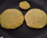 Foto del paso 2 de la receta: Arepas🫓 rellenas 🍖de costilla y huevo🍳🫓