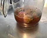 Une image de l'étape 4 de Vinaigre de fleurs de ciboulette.