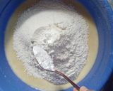 Foto langkah ke 4 dari resep Bolu Pisang Pandan Kukus No Mixer.