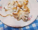 Foto del passaggio 4 della ricetta Riso basmati con seppia arrostita zucchine e menta