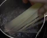 Hình bước làm 1 của món Mì trộn cay Bibimkuksu Hàn Quốc