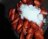Foto langkah ke 3 dari resep Korean Fresh Strawberry Milk.