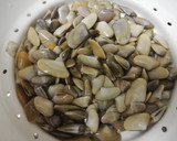 Foto del paso 2 de la receta: Coquinas al ajillo de Isla Canela⛱️