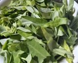 Foto langkah ke 1 dari resep Tumis Kangkung Bawang Putih.