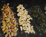 A picture of step 25 of Easy nut energy bar.