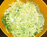Kelkáposzta főzelék csípős, füstölt kolbásszal recept fázis 3 fotója