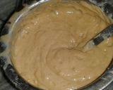 A picture of step 2 of Spongi biscuit cake.