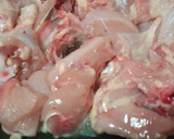 Foto del paso 1 de la receta: Pollo al escabeche
