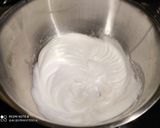 Foto del paso 5 de la receta: Merluza con Muselina de Ajo y Guarnición con Pasas al Oporto