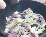 A picture of step 1 of Goose Liver with Onions and Bell Peppers.