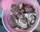 Foto langkah ke 6 dari resep 44. Kurma cokelat isi glaze.